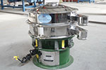 600型三次元振動篩，產(chǎn)量可達500kg/h。
